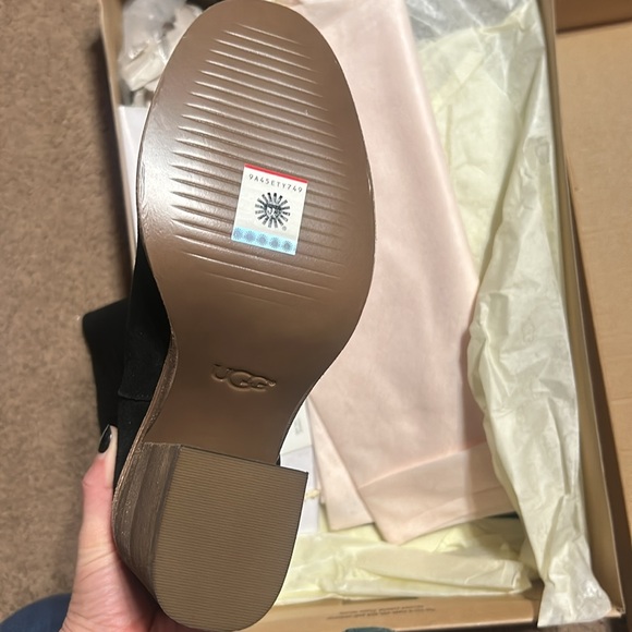 UGG heal boots - Picture 9 of 12